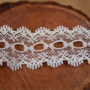 Knitting In Lace 50 Mtr Card White KL63501