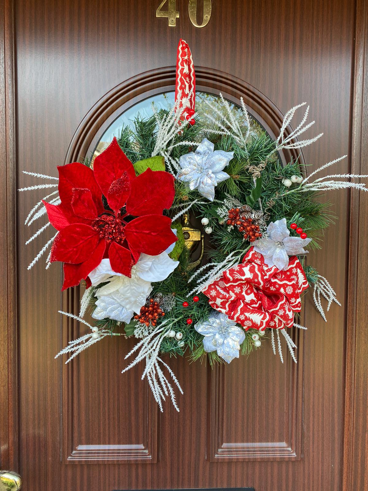 Traditional Xmas Wreath Small Red Leaf