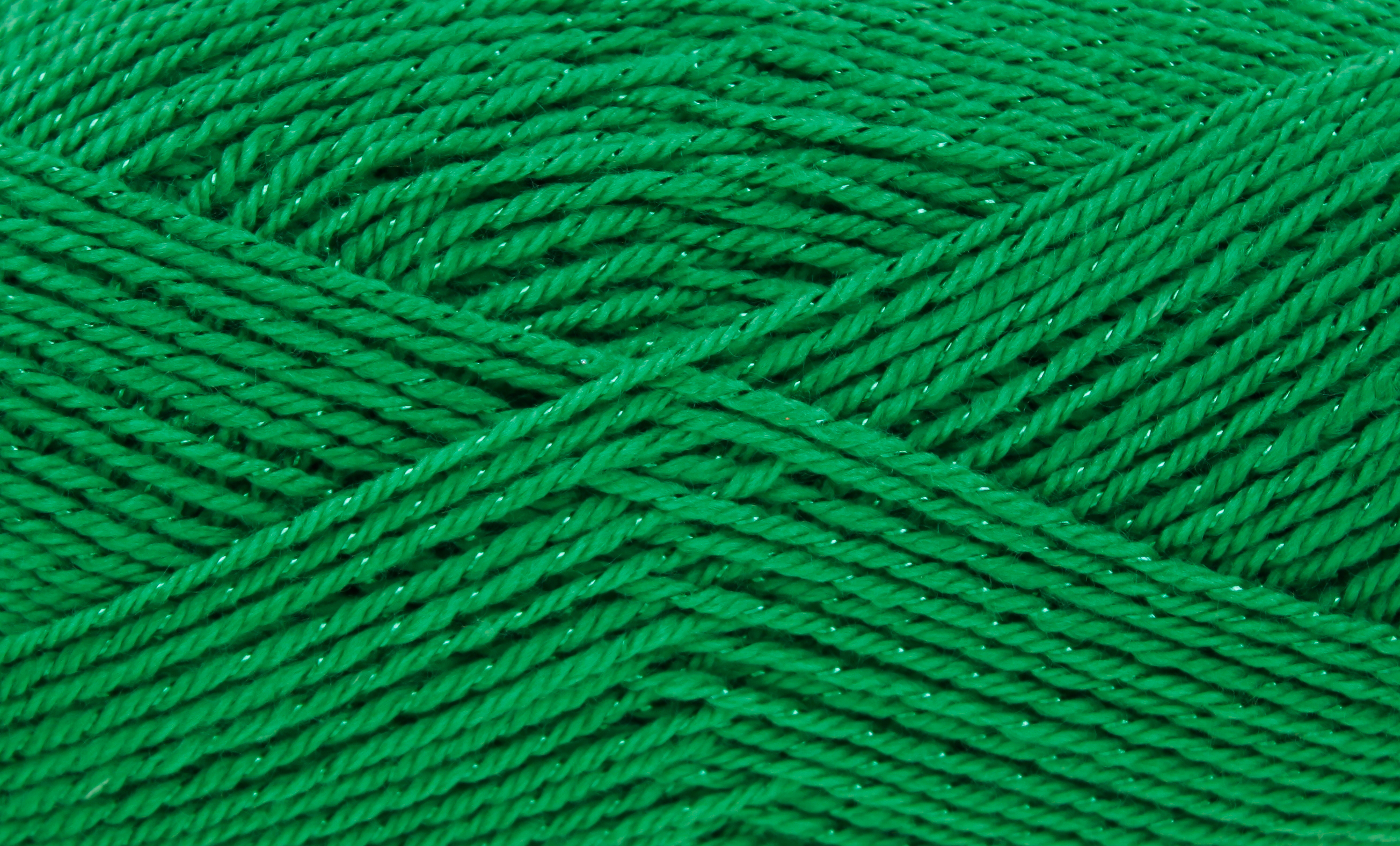 Glitz DK Yarn Christmas Green 12x100g Balls - Click Image to Close