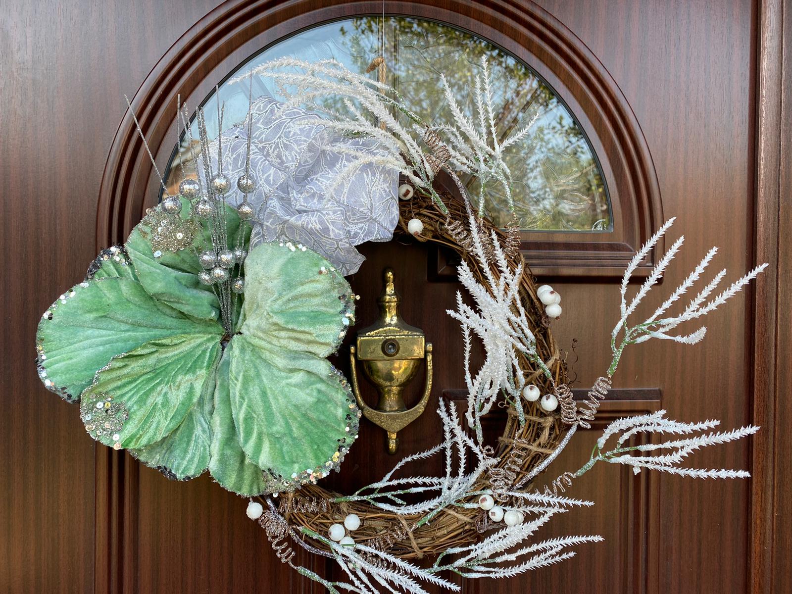 Rustic Small Xmas Wreath Large Leaf - Click Image to Close
