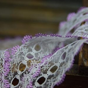 Knitting In Lace 44 Mtr Card Lilac - Click Image to Close